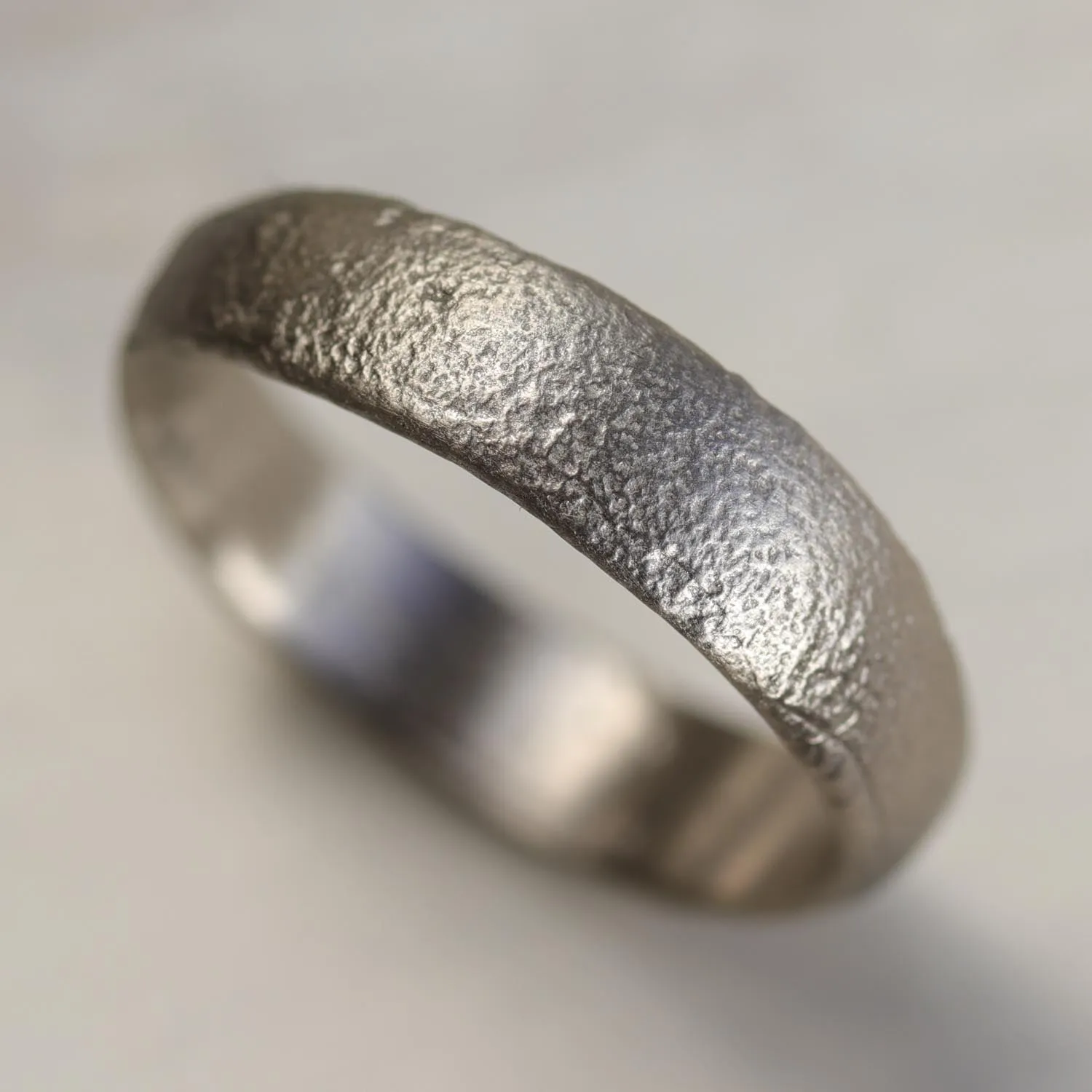 6mm Wide Ancient Textured Band •