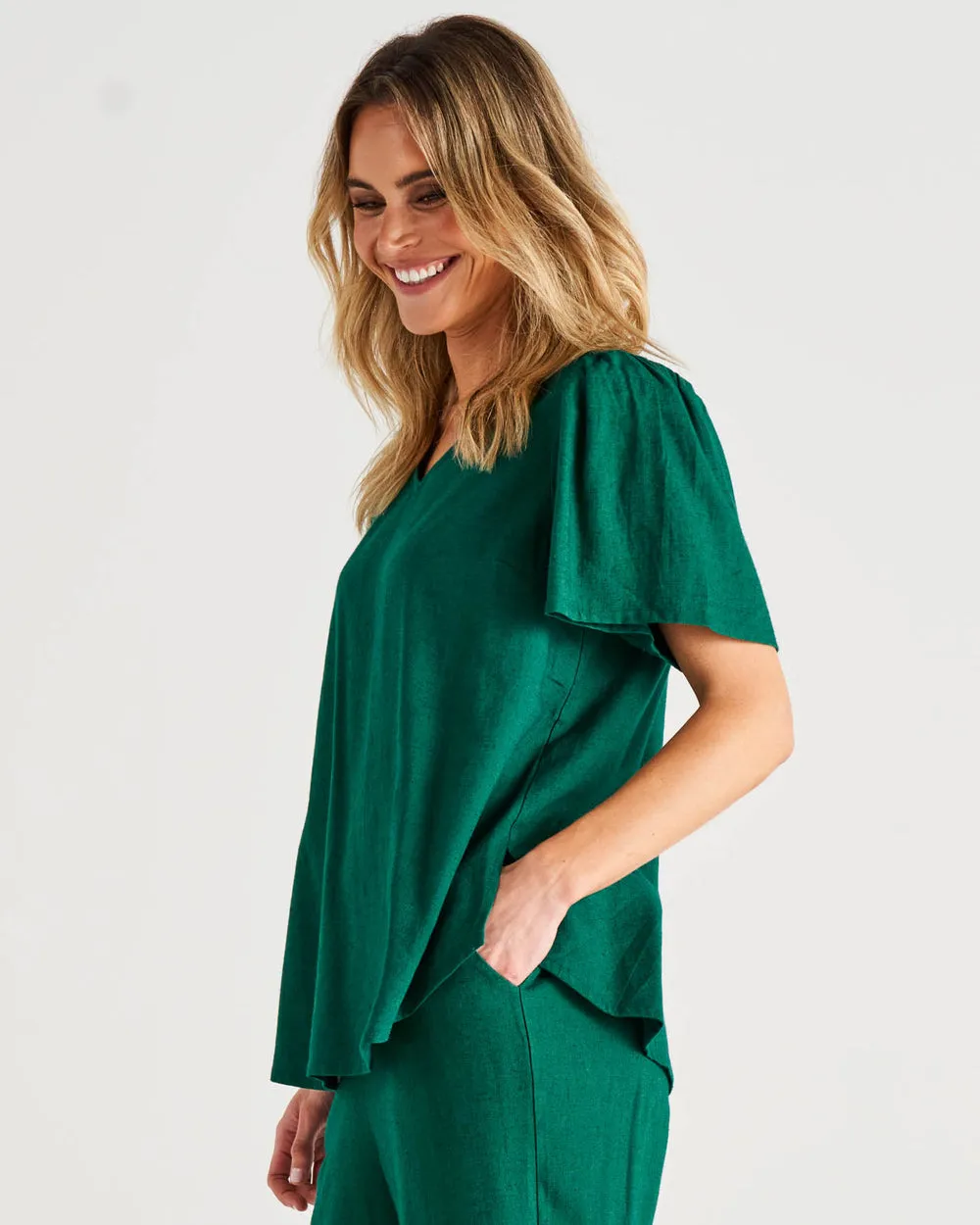 Betty Basics Marina Linen Blouse Hunter Green