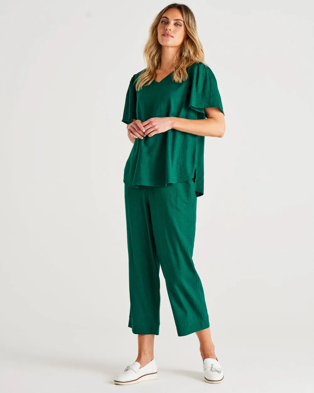 Betty Basics Marina Linen Blouse Hunter Green