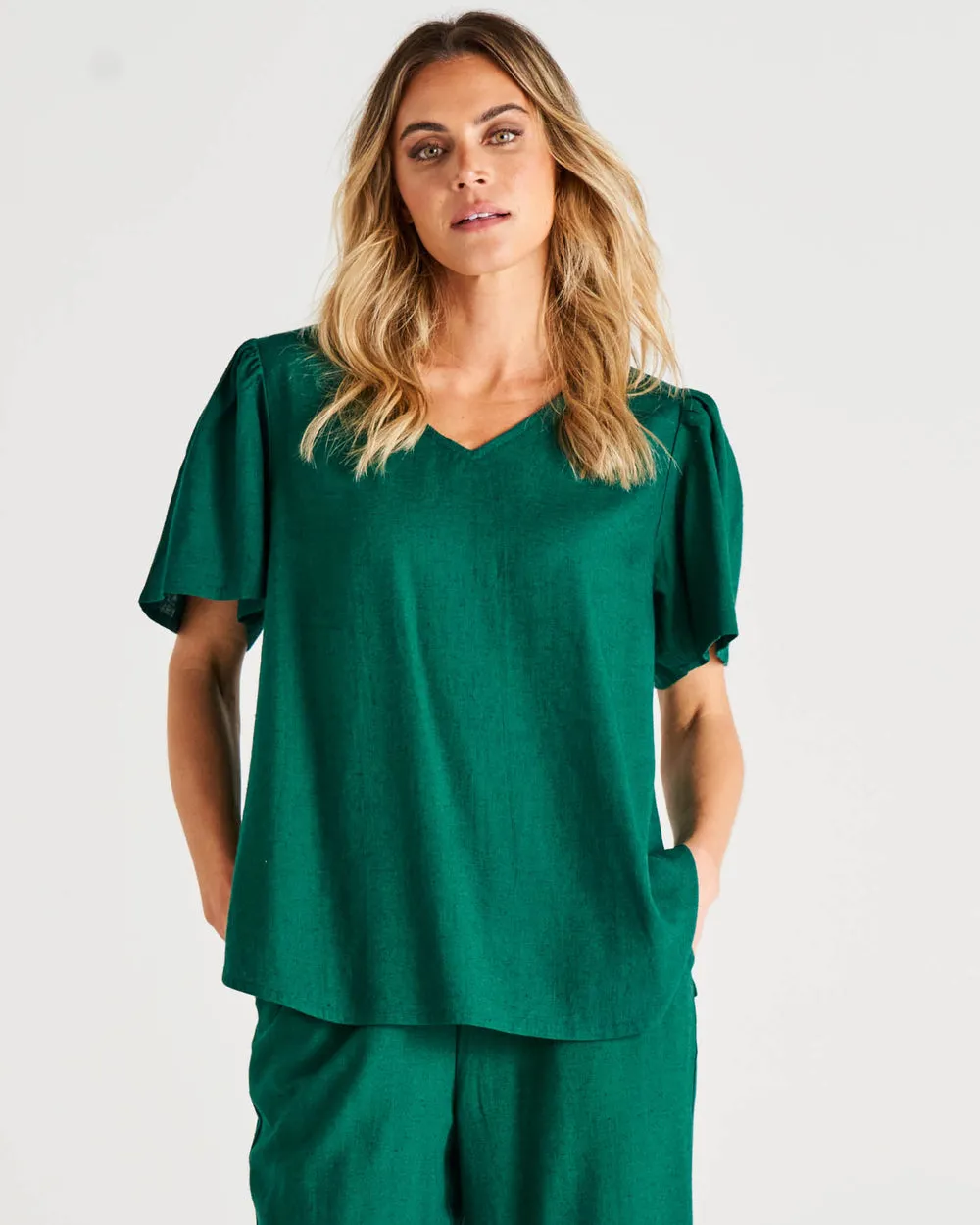 Betty Basics Marina Linen Blouse Hunter Green