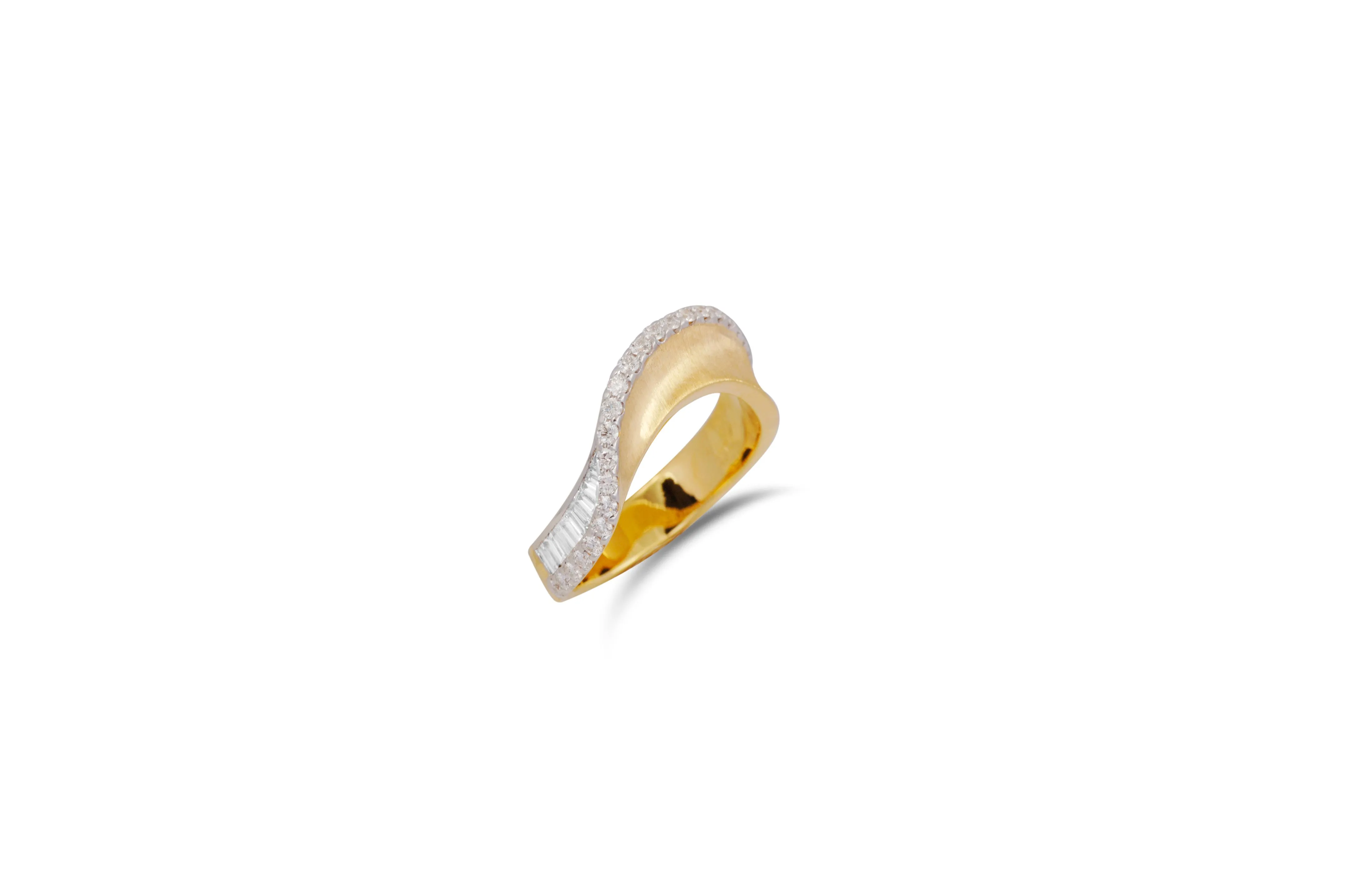 Talay Wave II Brushed Gold Diamond Ring