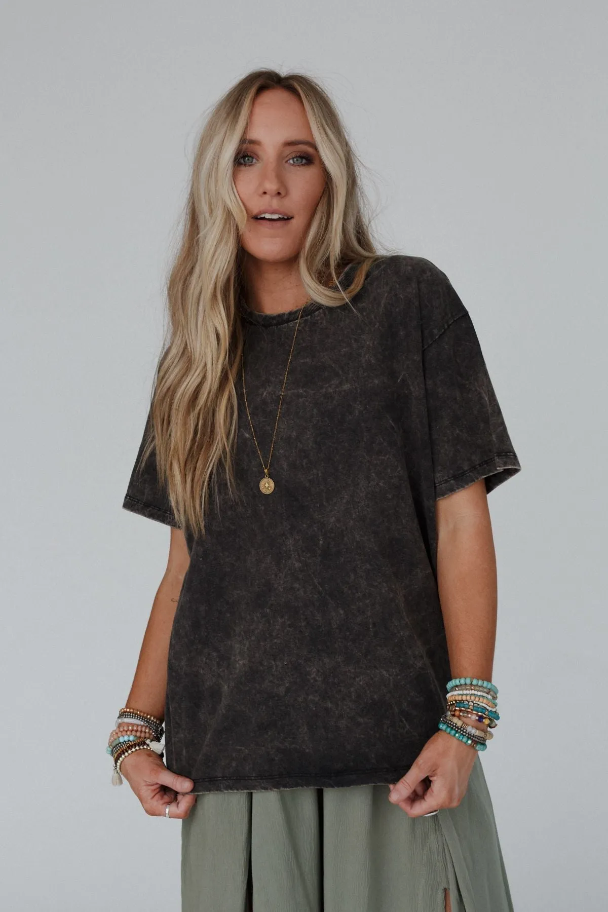 Woodsy Retreat Washed Short Sleeve Top - Ash Black